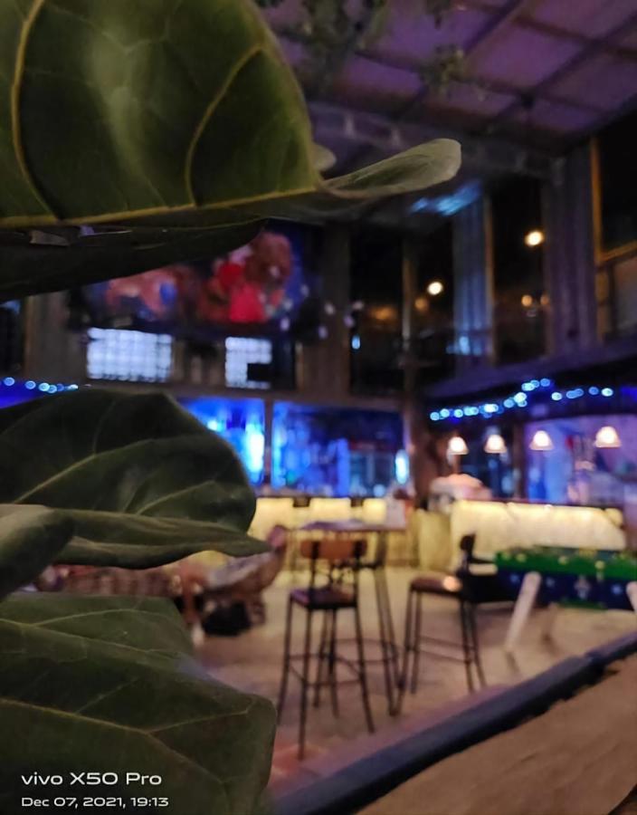 Revolution Siem Reap Hostel Ngoại thất bức ảnh