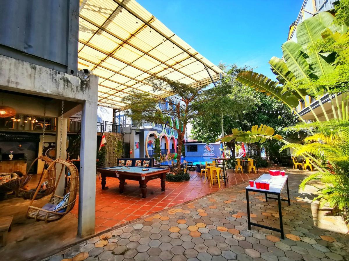 Revolution Siem Reap Hostel Ngoại thất bức ảnh