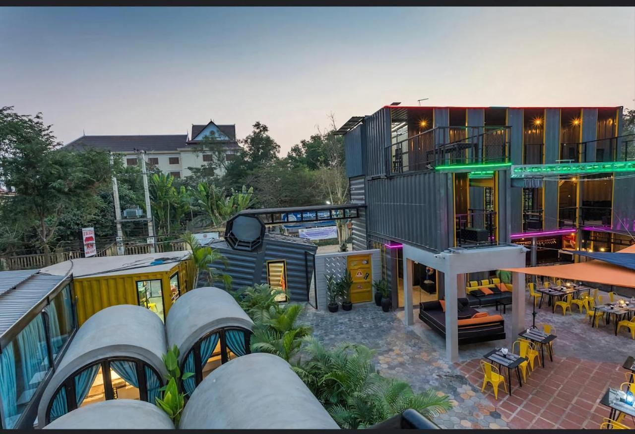 Revolution Siem Reap Hostel Ngoại thất bức ảnh
