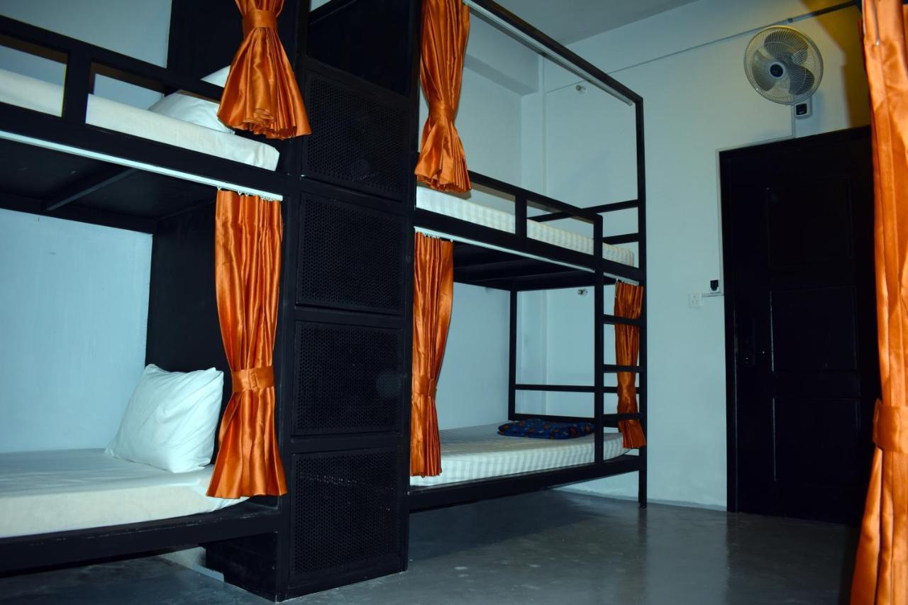 Revolution Siem Reap Hostel Ngoại thất bức ảnh