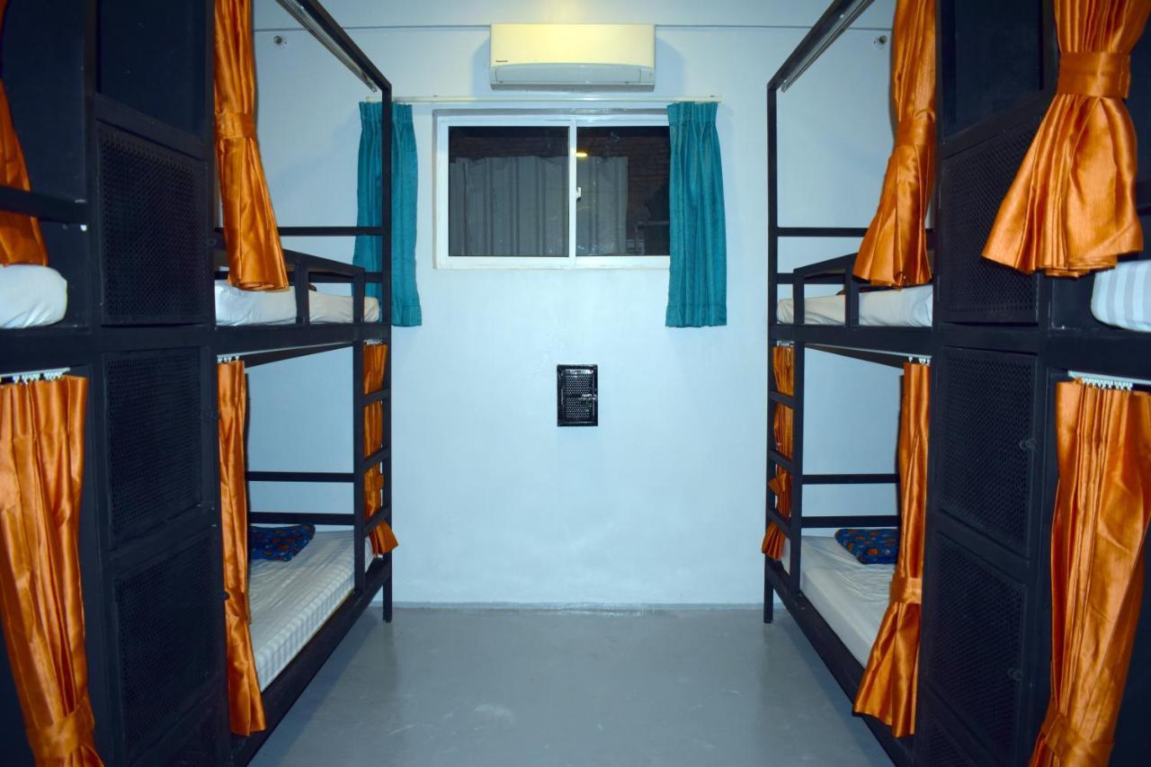 Revolution Siem Reap Hostel Ngoại thất bức ảnh